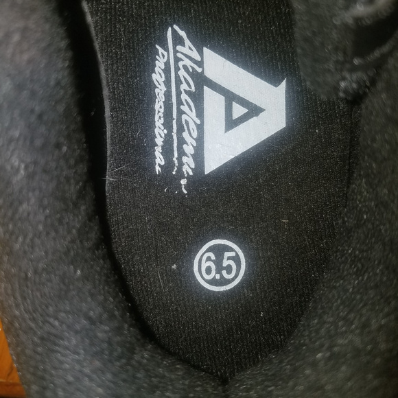 Akadema Zero Gravity Turf Shoe New no tags - Picture 2 of 3